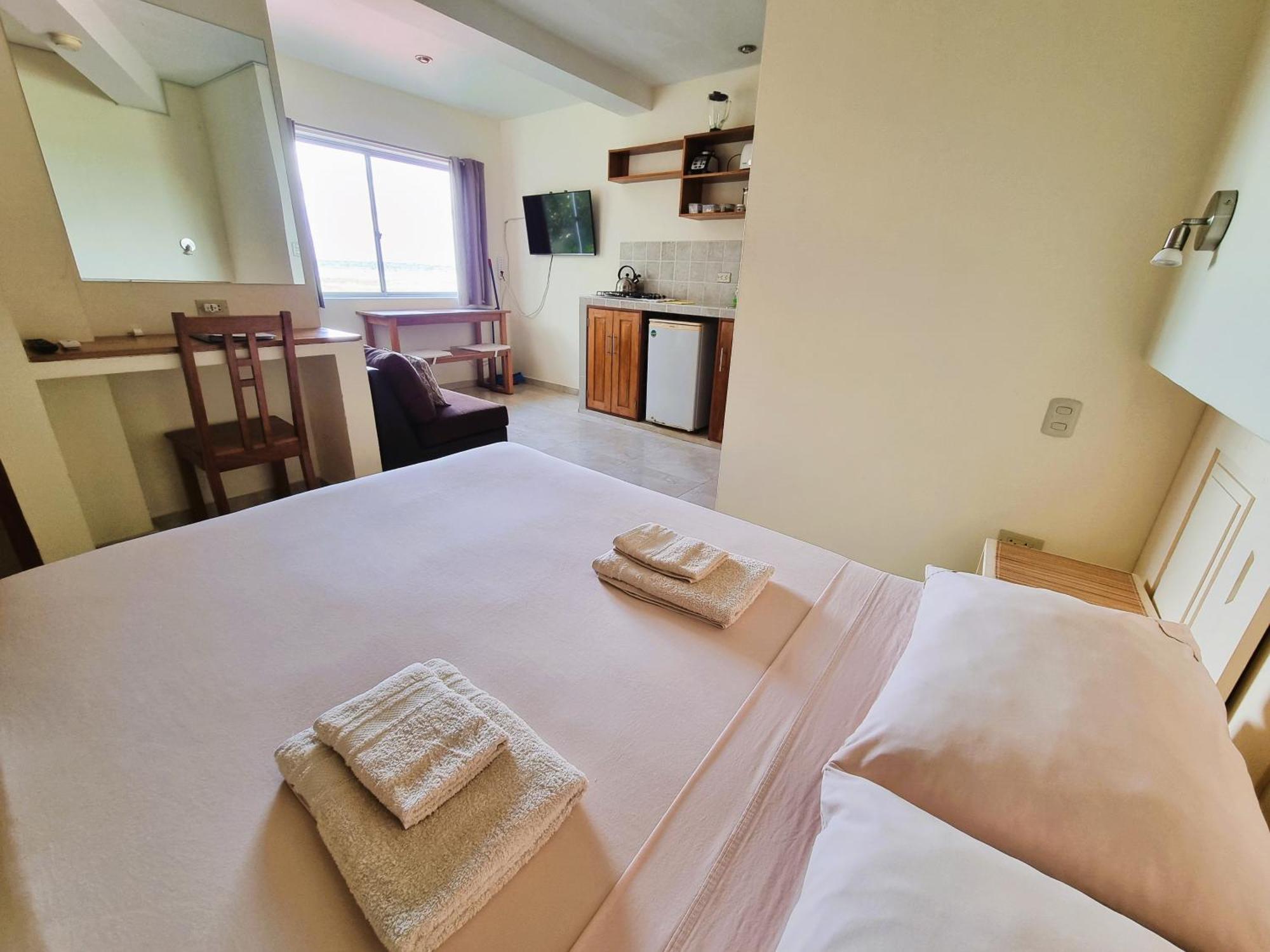 Boulevard 251 Riverside Apartments Ікітос Номер фото