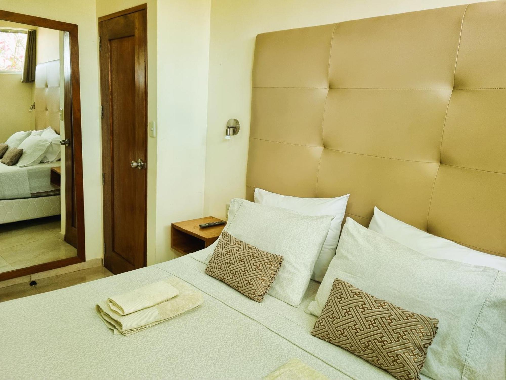 Boulevard 251 Riverside Apartments Ікітос Номер фото